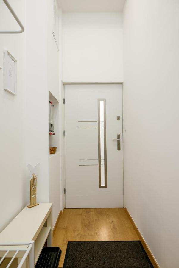 Ja18 Downtown Pearl - 2 Bedroom Apartment Будапеща Екстериор снимка